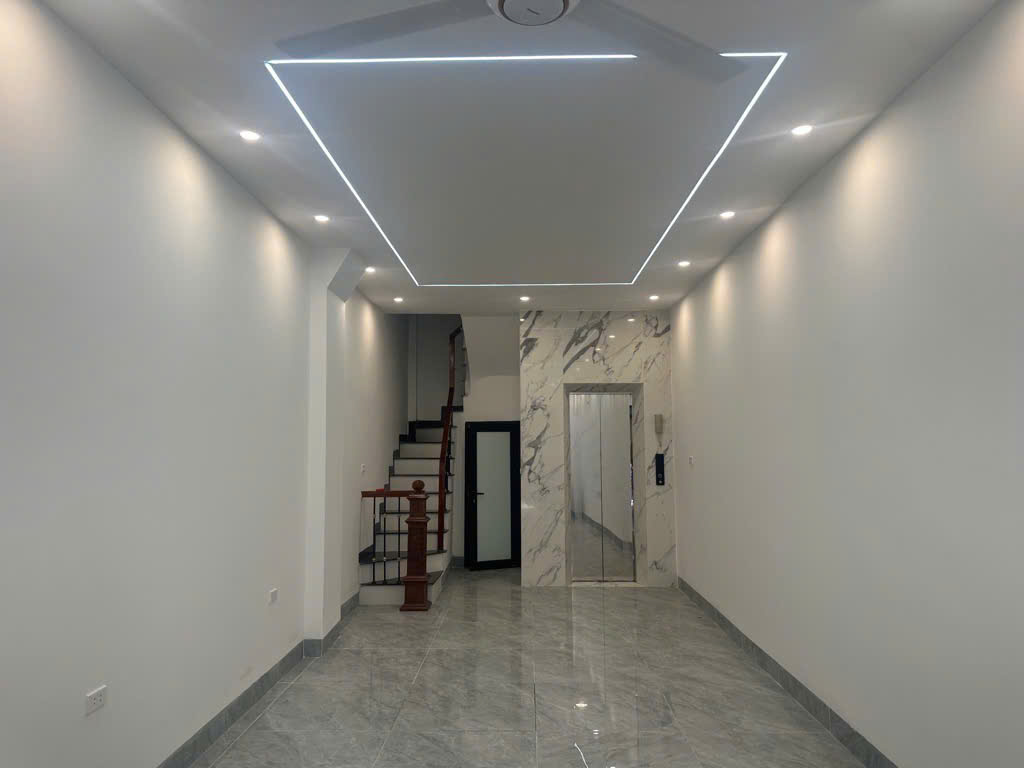 TỨ LIÊN- MẶT NGÕ THÔNG - Ô TÔ VÀO NHÀ - NHÀ ĐẸP - MỚI KOONG - 6 TẦNG - THANG MÁY - KINH DOANH - CHO THUÊ - 48M GIÁ 15.5 TỶ có TL
