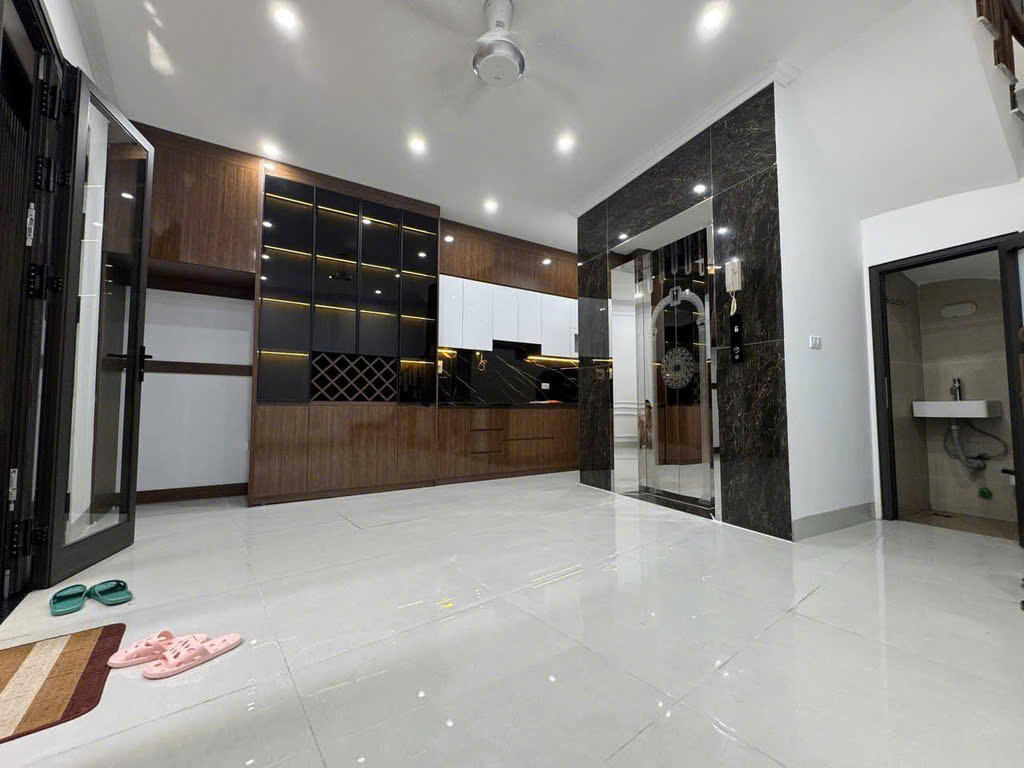 SIÊU PHẨM-PHỐ ĐỒNG CỔ-  Ô TÔ ĐỖ GẦN- NHÀ ĐẸP 6 TẦNG THANG MÁY-VÀI BƯỚC RA HỒ 38m2 GIÁ 11.3 TỶ CTL