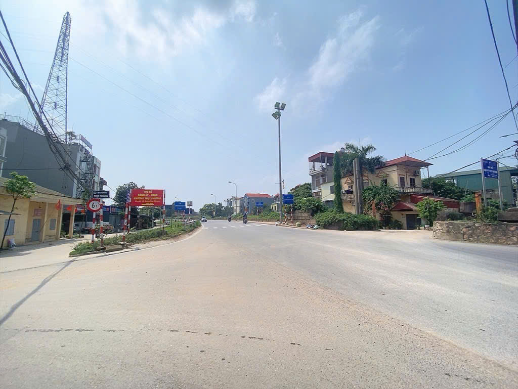 NHÀ MẶT PHỐ- THUỴ PHƯƠNG- Ô TÔ ĐỖ CỬA- VIEW SÔNG HỒNG 39M GIÁ 4.45 TỶ