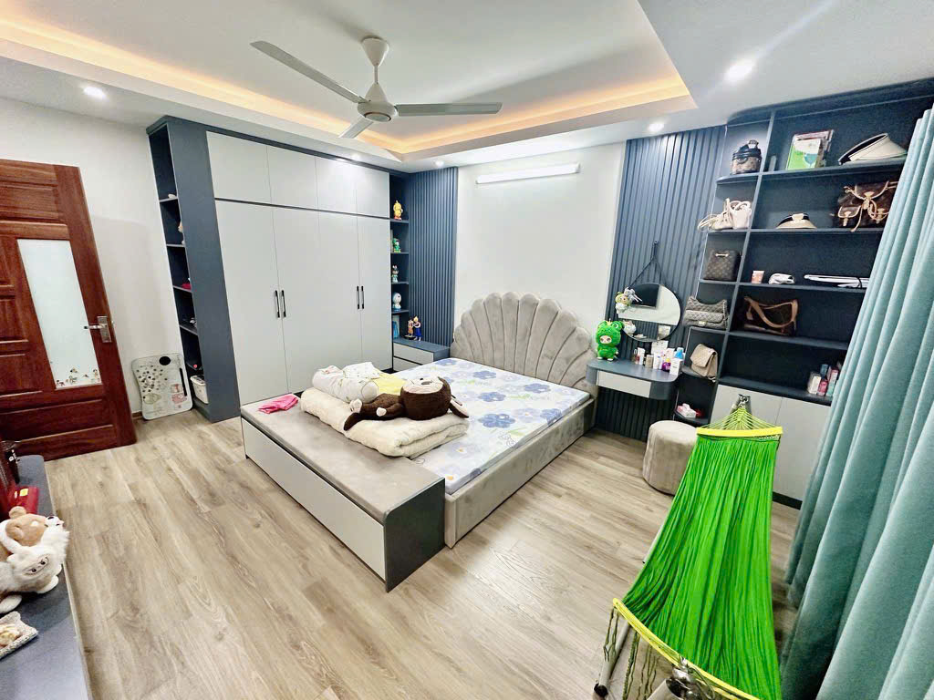 HÀNG HÓT HỒ TÂY- LẠC LONG QUÂN-NHÀ PHÂN LÔ- FULL NỘI THẤT TIỀN TỶ- VÀI BƯỚC RA PHỐ- KD- 34m GIÁ 8.5 Tỷ ctl Mô tả: