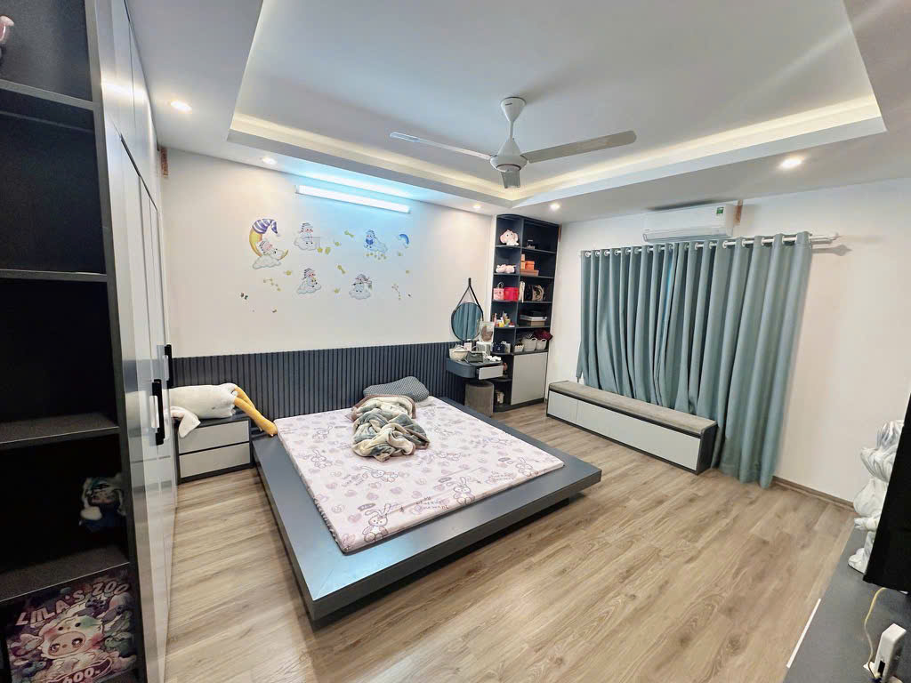 HÀNG HÓT HỒ TÂY- LẠC LONG QUÂN-NHÀ PHÂN LÔ- FULL NỘI THẤT TIỀN TỶ- VÀI BƯỚC RA PHỐ- KD- 34m GIÁ 8.5 Tỷ ctl Mô tả: