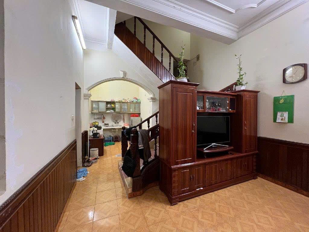 BÁN NHÀ LẠC LONG QUÂN- NGÕ NÔNG - GẦN PHỐ - ĐI BỘ RA HỒ TÂY. 50m giá 10 tỷ ctl