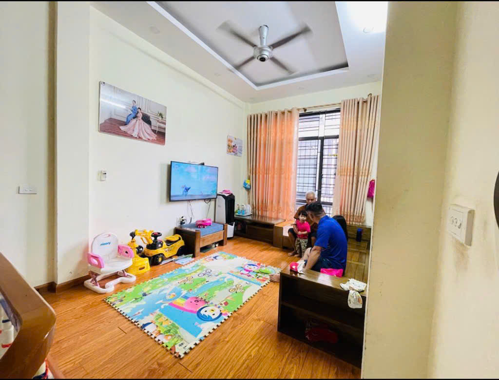 BÁN GẤP NHÀ-TRẦN CUNG- PHÂN LÔ- Ô TÔ ĐỖ CỬA-KD- 2 THOÁNG- 32m GIÁ 7.2 TỶ