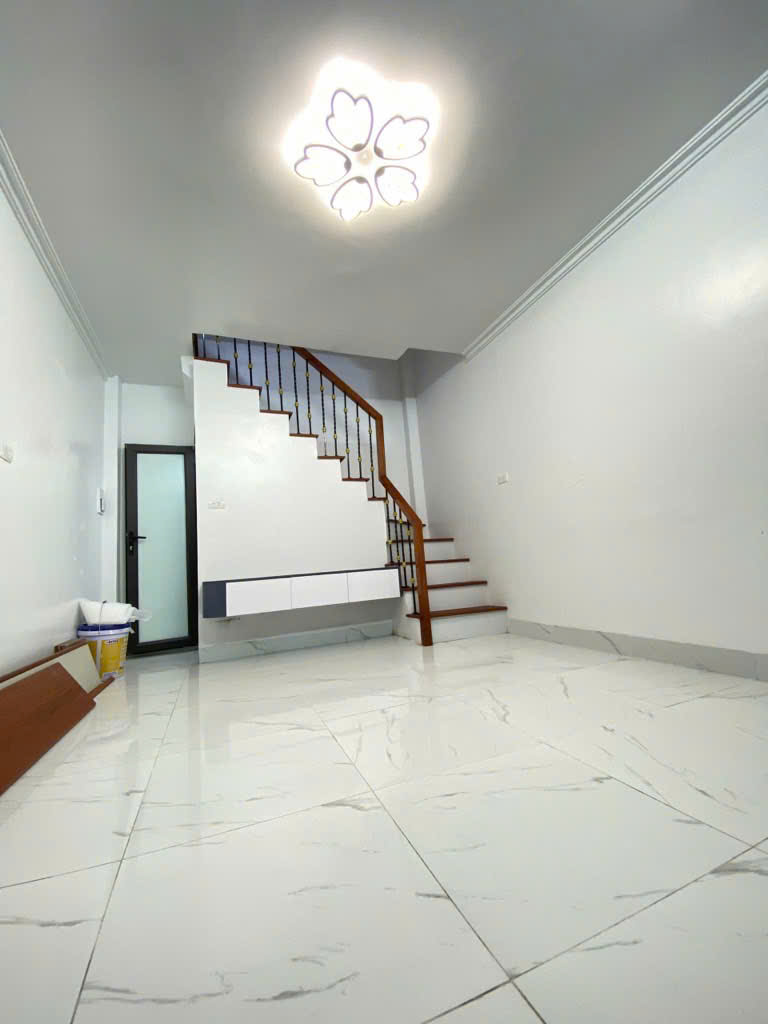 PHỐ LÊ VĂN HIẾN- NHÀ ĐẸP LONG LANH SẴN Ở LUÔN - NGÕ THÔNG - 5M RA ĐƯỜNG Ô TÔ TRÁNH ĐỖ NGÀY ĐÊM- GIÁ 4.6 TỶ