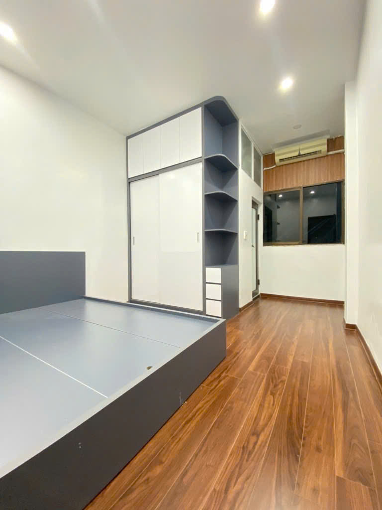 PHỐ LÊ VĂN HIẾN- NHÀ ĐẸP LONG LANH SẴN Ở LUÔN - NGÕ THÔNG - 5M RA ĐƯỜNG Ô TÔ TRÁNH ĐỖ NGÀY ĐÊM- GIÁ 4.6 TỶ