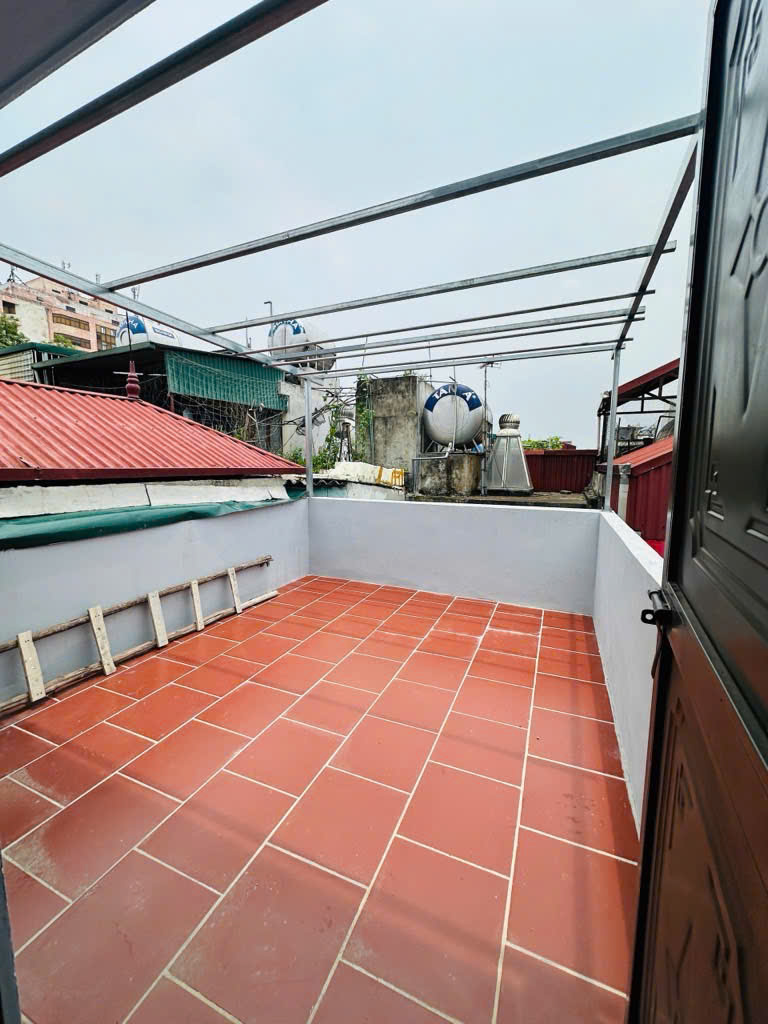 NHÀ PHỐ VIÊN- NHỎ TIỀN BAY NHANH - 5 TẦNG FULL NỘI THẤT SỔ ĐỎ PHÂN LÔ - 10M Ô TÔ TRÁNH. GIÁ 4.5 tỷ ctl