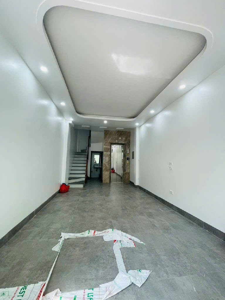 SIÊU PHẨM-BÁN NHÀ ÂU CƠ-GARA-6 TẦNG THANG MÁY - KD- 38m2 GIÁ 11.5 Tỷ