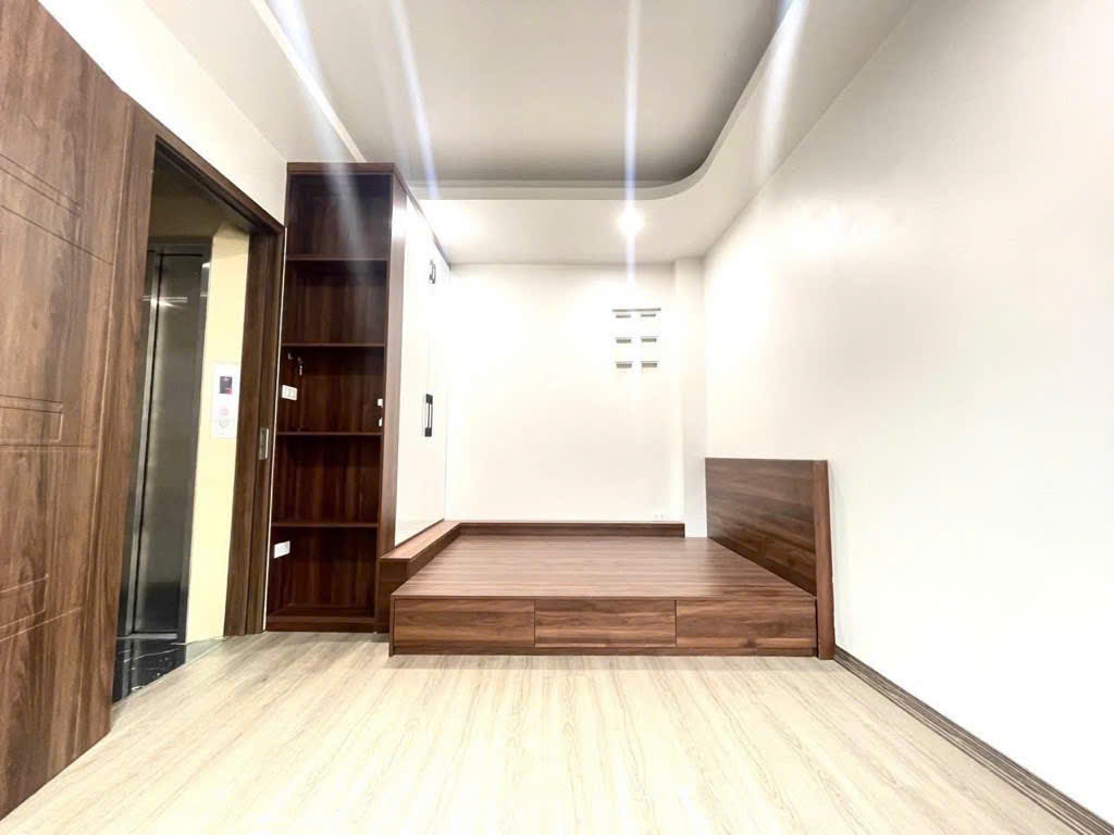 SIÊU HIẾM - LẠC LONG QUÂN-6 TẦNG THANG MÁY- KD- CÁCH 1 NHÀ ĐẾN OTO TRÁNH,23m GIÁ 5.8 Tỷ