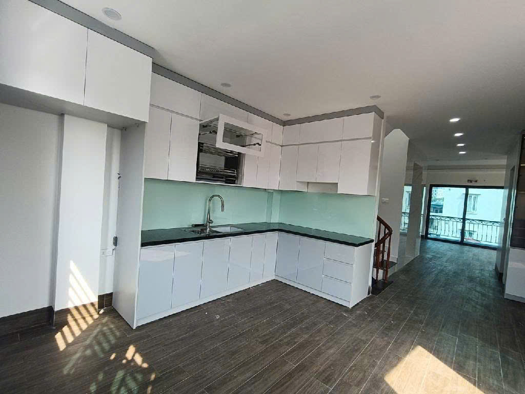 BÁN NHÀ CỔ NHUẾ- NHÀ MỚI ĐÉT - 40m2-5 TẦNG - THANG MÁY - 2 THOÁNG -Ô TÔ GẦN