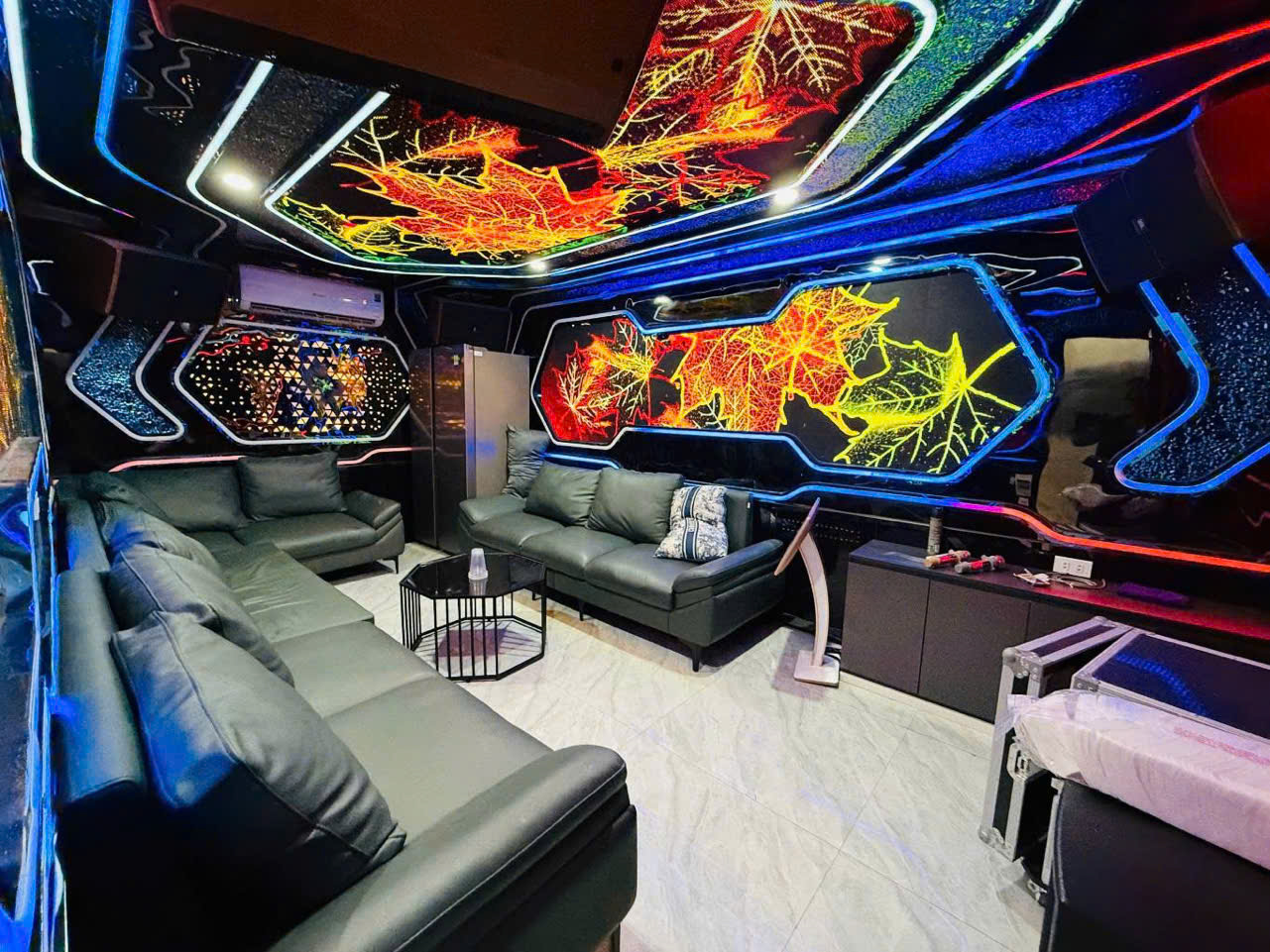 BÁN NHÀ PHỐ ÂU CƠ- TOÀ APARTMENT SIÊU VIP- PHỐ TÂY- TÒA 8 TẦNG THANG MÁY MỚI TINH - TỔNG 8 PHÒNG MASTER - 1 PHÒNG KARAOKE - 50M RA MẶT PHỐ ÂU CƠ - NGÕ THÔNG CÁC NGẢ 47m giá 12.9 tỷ