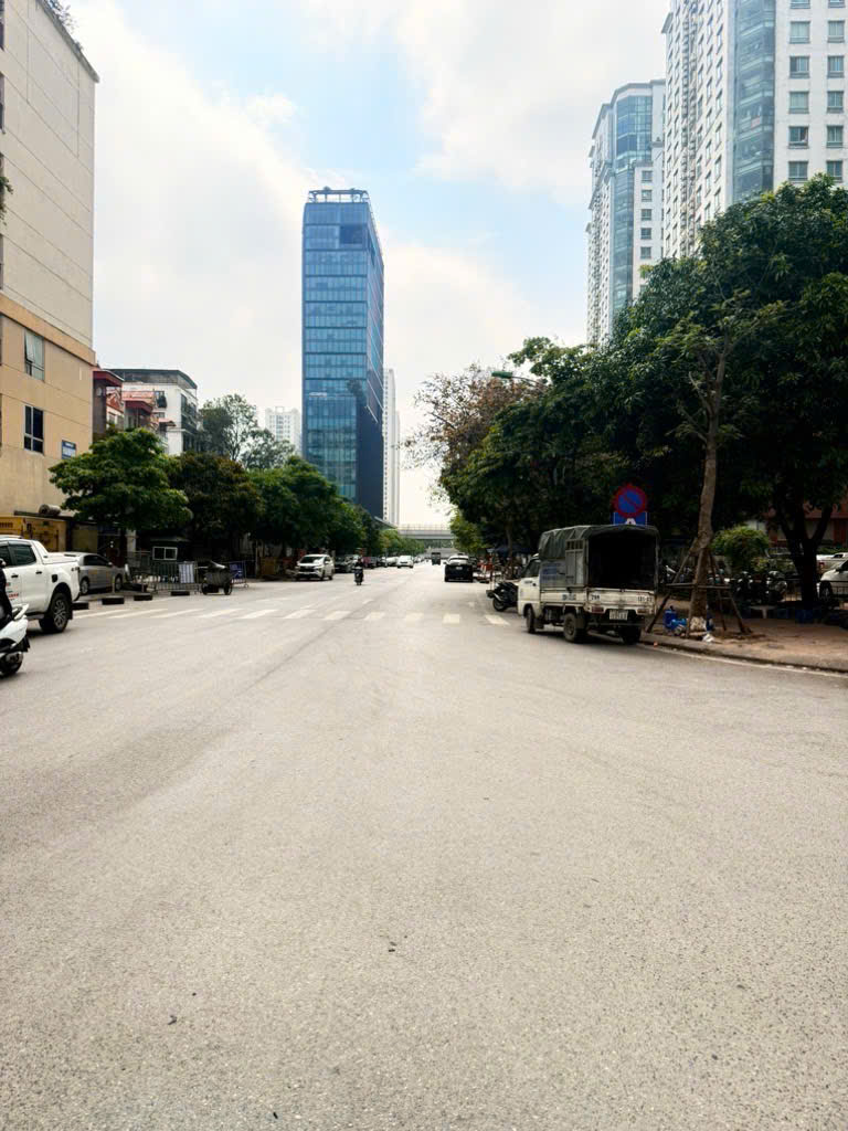 NHÀ ĐẸP TRẦN CUNG- MẶT NGÕ THÔNG -KINH DOANH  --  Ở SƯỚNG - DÒNG TIỀN ỔN ĐỊNH HÀNG THÁNG. 70m2 GIÁ 12.5 Tỷ