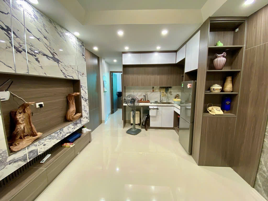 HOÀNG QUỐC VIỆT- NHÀ MỚI KÍNH KOONG-6 TẦNG THANG MÁY- GẦN PHỐ 43m GIÁ 11.4 ctl - NHÀ NGÕ THÔNG, GẦN PHỐ
