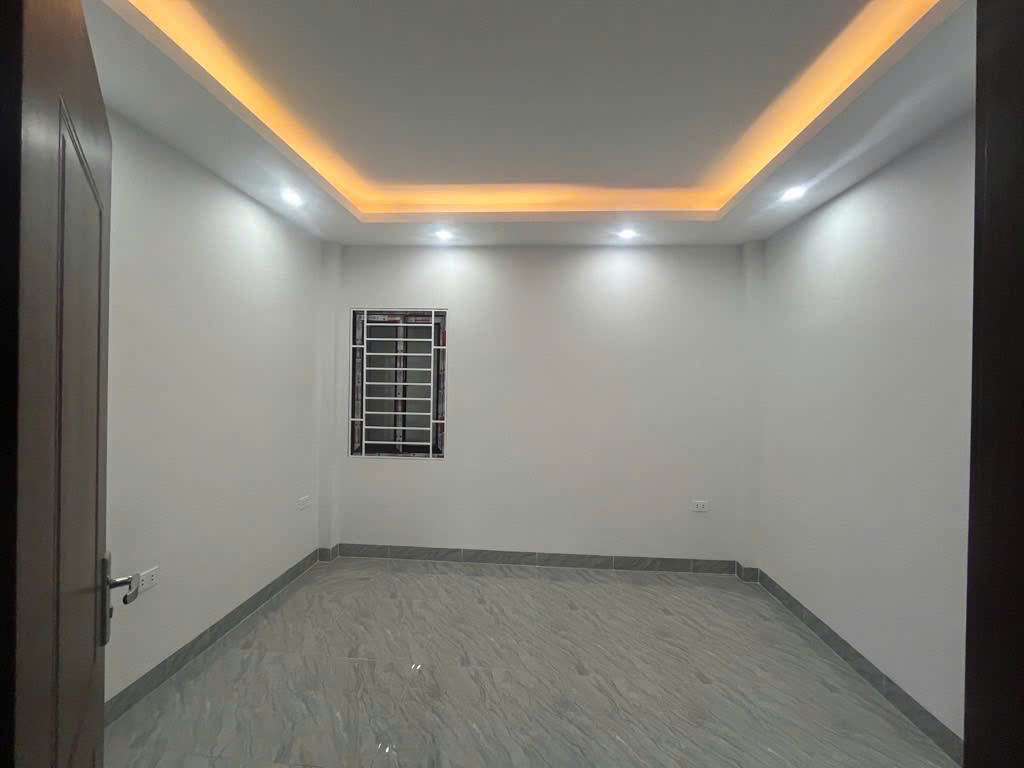 BÁN GẤP NHÀ PHỐ LIÊN MẠC- NHÀ MỚI KÍNH KOONG-2 THOÁNG-PHÒNG NÀO CŨNG CÓ CỬA SỔ THOÁNG SÁNG- 38m2 giá 5.55 tỷ