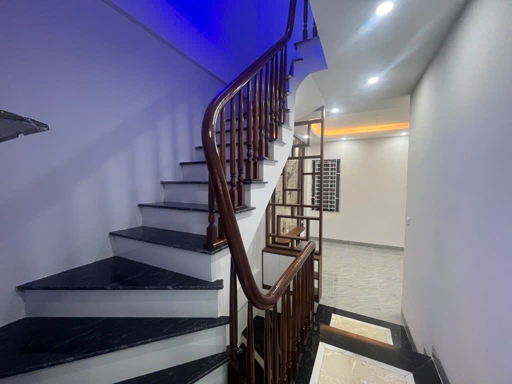BÁN GẤP NHÀ PHỐ LIÊN MẠC- NHÀ MỚI KÍNH KOONG-2 THOÁNG-PHÒNG NÀO CŨNG CÓ CỬA SỔ THOÁNG SÁNG- 38m2 giá 5.55 tỷ