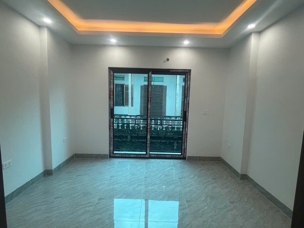 BÁN GẤP NHÀ PHỐ LIÊN MẠC- NHÀ MỚI KÍNH KOONG-2 THOÁNG-PHÒNG NÀO CŨNG CÓ CỬA SỔ THOÁNG SÁNG- 38m2 giá 5.55 tỷ