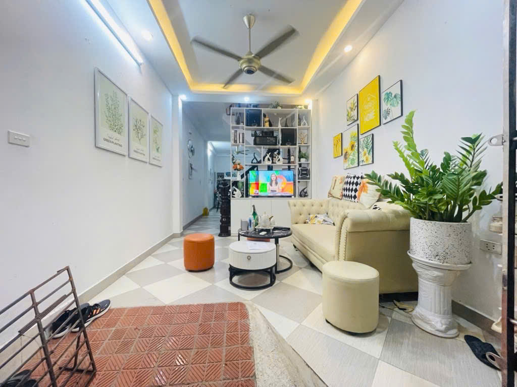 BÁN NHÀ TRẦN CUNG- NHÀ ĐẸP Ở NGAY  - SÁT Ô TÔ - KĐT NAM CƯỜNG. 42m2 Giá 9.4 Tỷ ctl