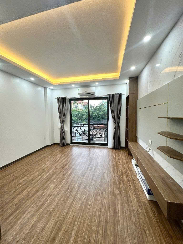 BÁN GẤP NHÀ ĐẸP- AN DƯƠNG VƯƠNG-5 TẦNG THANG MÁY- MT RỘNG- FULL NỘI THẤT XỊN -33m2 giá 8.3 tỷ ctl