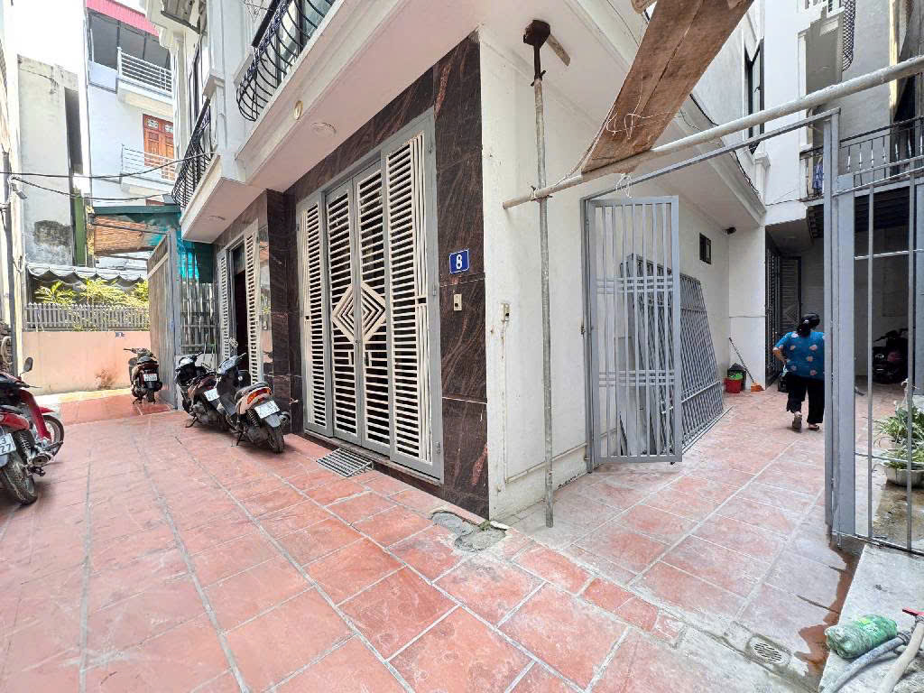 NHÀ ĐẸP AN DƯƠNG VƯƠNG- GẦN PHỐ - SÂN RỘNG-50m2- GIÁ 8.8 tỷ ctl