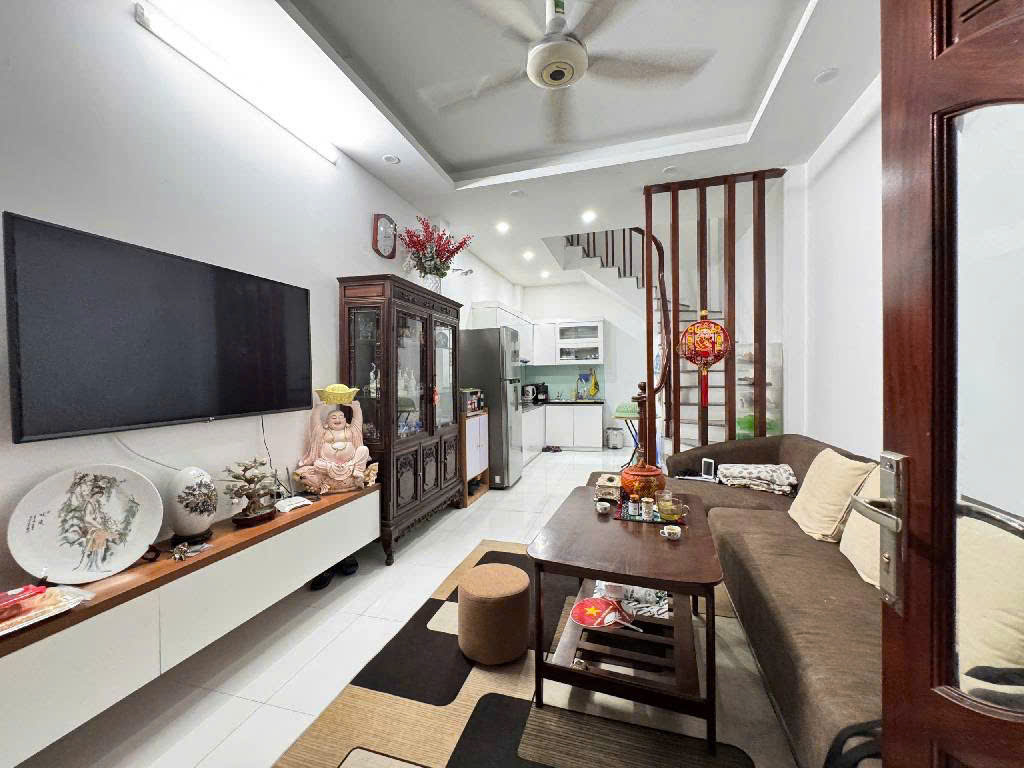 NHÀ ĐẸP AN DƯƠNG VƯƠNG- GẦN PHỐ - SÂN RỘNG-50m2- GIÁ 8.8 tỷ ctl