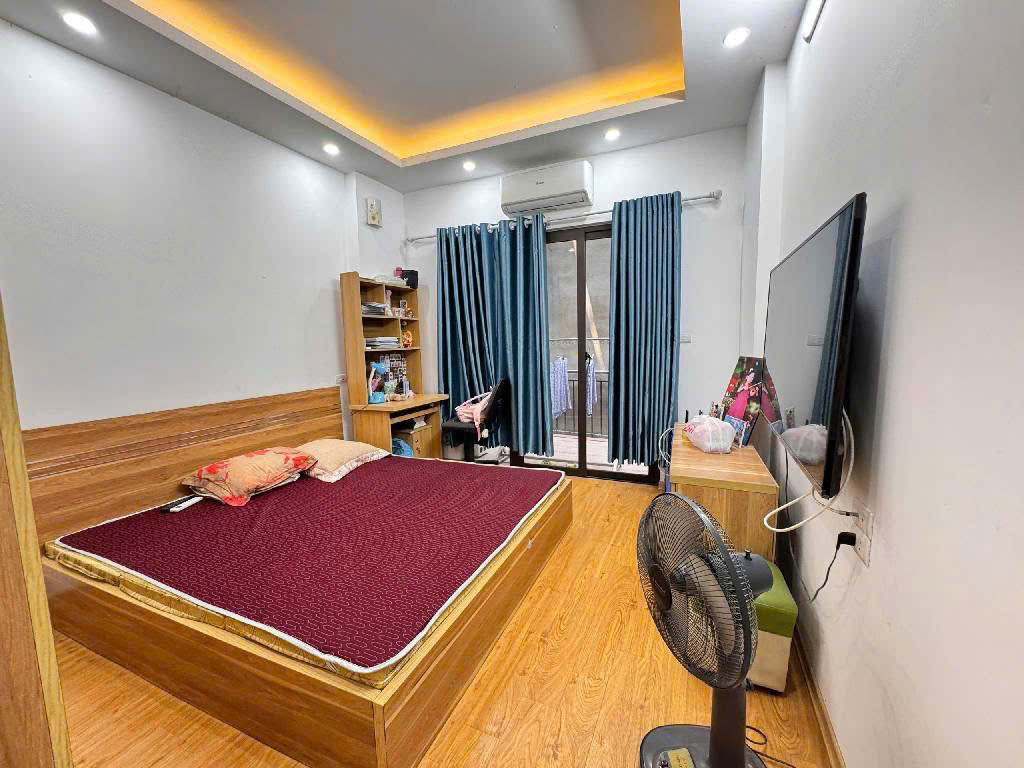 NHÀ ĐẸP AN DƯƠNG VƯƠNG- GẦN PHỐ - SÂN RỘNG-50m2- GIÁ 8.8 tỷ ctl