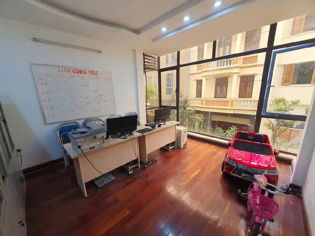 BÁN GẤP NHÀ MẶT PHỐ PHÚ THƯỢNG-NHÀ PHÂN LÔ- Ô TÔ TRÁNH ĐỖ NGÀY ĐÊM-V