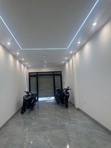 TỨ LIÊN- MẶT NGÕ THÔNG - Ô TÔ VÀO NHÀ - NHÀ ĐẸP - MỚI KOONG - 6 TẦNG - THANG MÁY - KINH DOANH - CHO THUÊ - 48M GIÁ 15.5 TỶ có TL