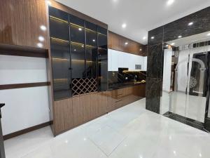 SIÊU PHẨM-PHỐ ĐỒNG CỔ- Ô TÔ ĐỖ GẦN- NHÀ ĐẸP 6 TẦNG THANG MÁY-VÀI BƯỚC RA HỒ 38m2 GIÁ 11.3 TỶ CTL