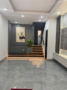 NHÀ ĐẸP NHẤT KHU VỰC TRẦN CUNG- 5 TẦNG THANG MÁY- GẦN PHỐ- NỘI THẤT XỊN- 50m GIÁ 10.3 TỶ CTL