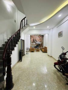 bÁN GẤP NHÀ LẠC LONG QUÂN- GẦN PHỐ - NHIỀU PHÒNG NGỦ - 2 THOÁNG -45m2, giá 8.3 tỷ ctl
