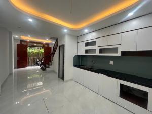 BÁN GẤP NHÀ PHỐ LIÊN MẠC- NHÀ MỚI KÍNH KOONG-2 THOÁNG-PHÒNG NÀO CŨNG CÓ CỬA SỔ THOÁNG SÁNG- 38m2 giá 5.55 tỷ