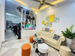 BÁN NHÀ TRẦN CUNG- NHÀ ĐẸP Ở NGAY - SÁT Ô TÔ - KĐT NAM CƯỜNG. 42m2 Giá 9.4 Tỷ ctl