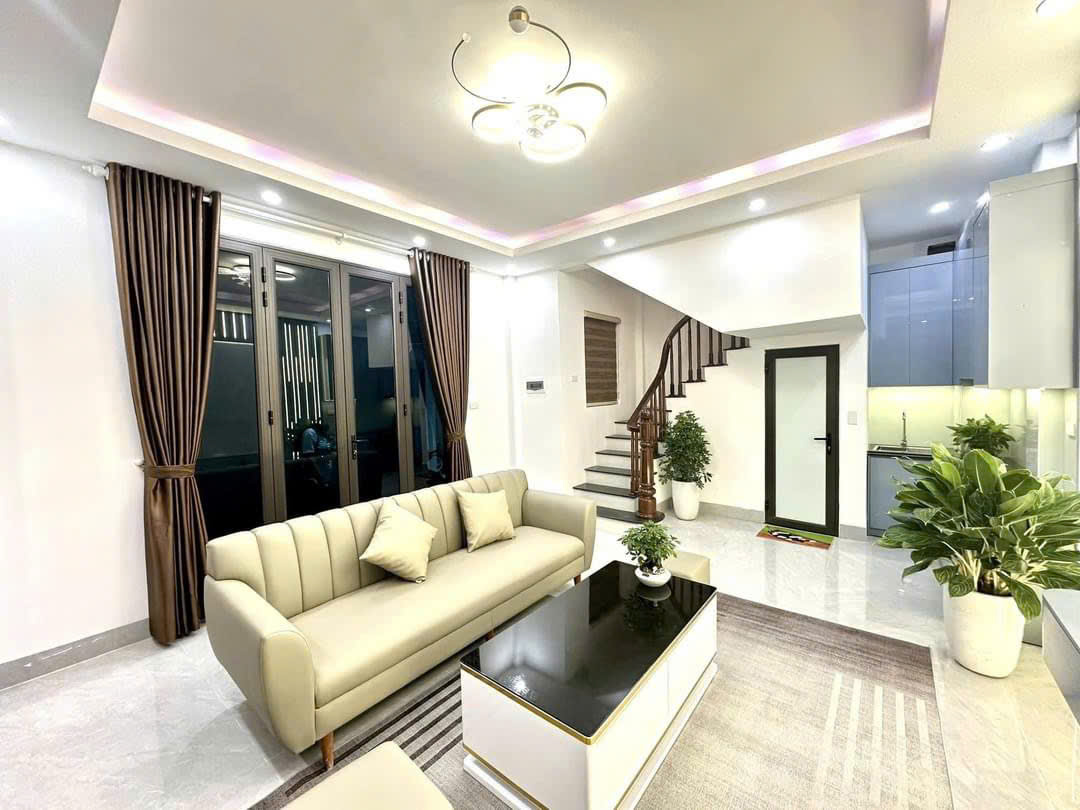 Bán nhà 38m², 5 tầng, 3PN, Hồng Tiến Kéo Dài, Long Biên, 5.5 tỷ, sổ đỏ