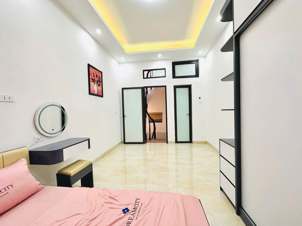 GẦN PHỐ - 30M RA MẶT ĐƯỜNG - NHỎ TIỀN - SỔ NỞ HẬU - KHU VỰC SẦM UẤT - FULL NỘI THẤT XỊN