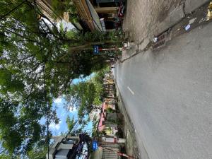 PHỐ TÂY TRÀ - PHÂN LÔ - Ô TÔ TRÁNH, 7 CHỖ ĐẬU TRONG NHÀ - VỈA HÈ ĐÁ BÓNG