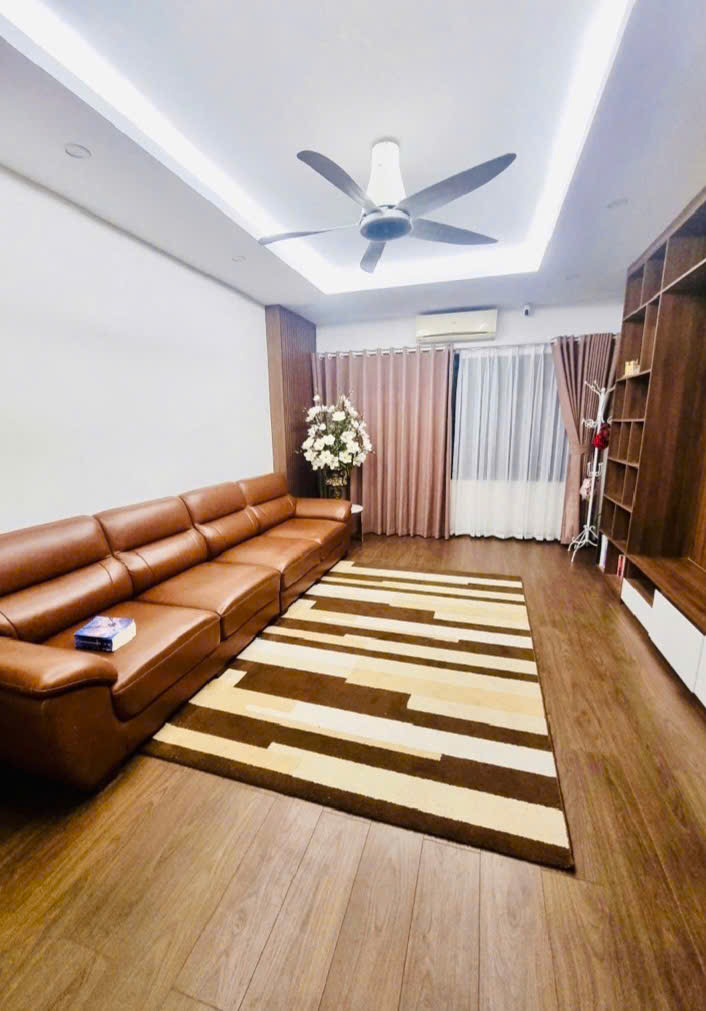 Bán gấp nhà Phân Lô VĂN QUÁN - HÀ ĐÔNG, 35m, ô tô tránh, kinh doanh. Giá 9,5ty. LH: 0857122188