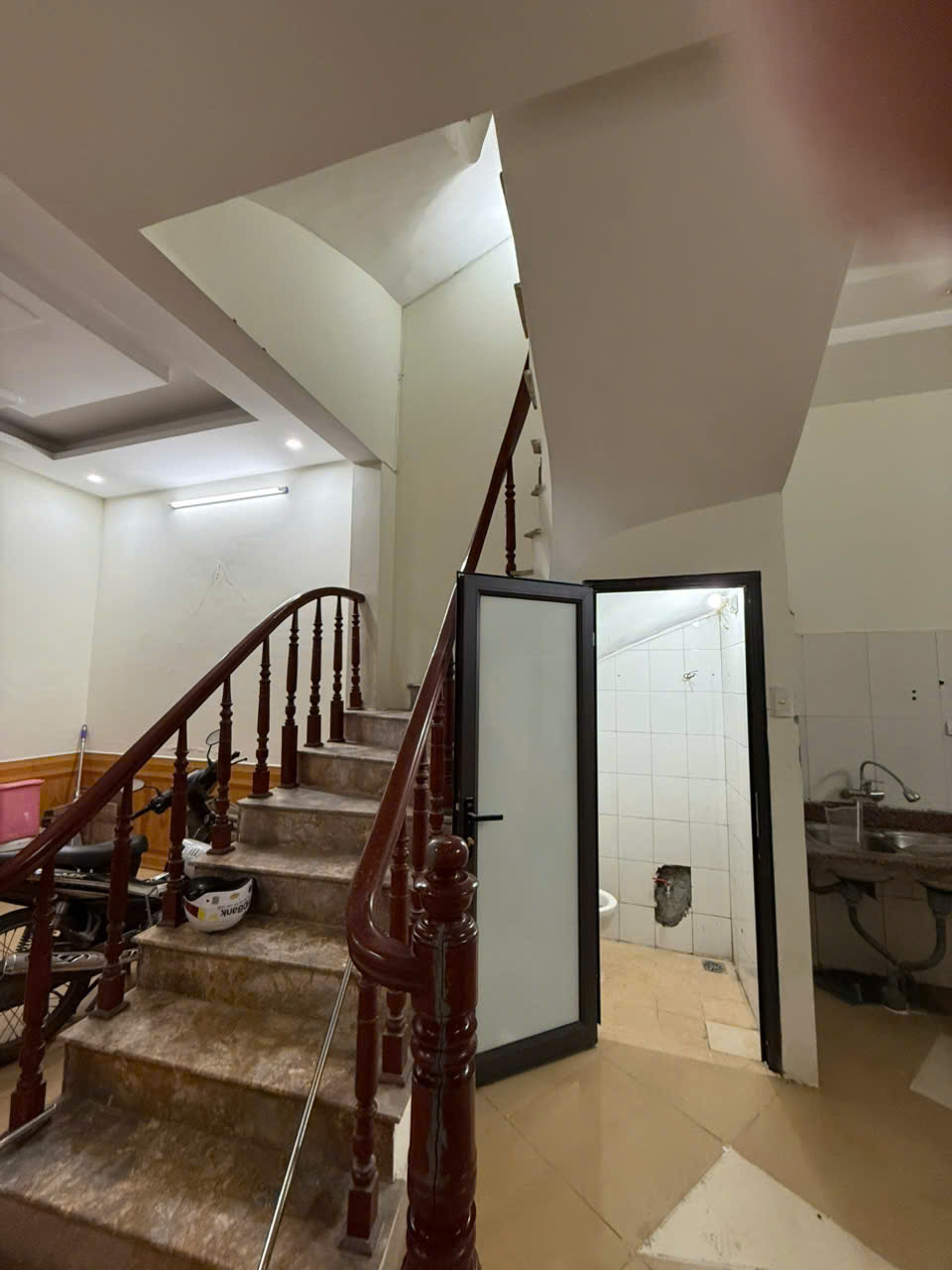 Định Công - Ô tô đỗ cửa - Mặt tiền 5m - 4 tầng giá chỉ chưa dến 10 tỷ
