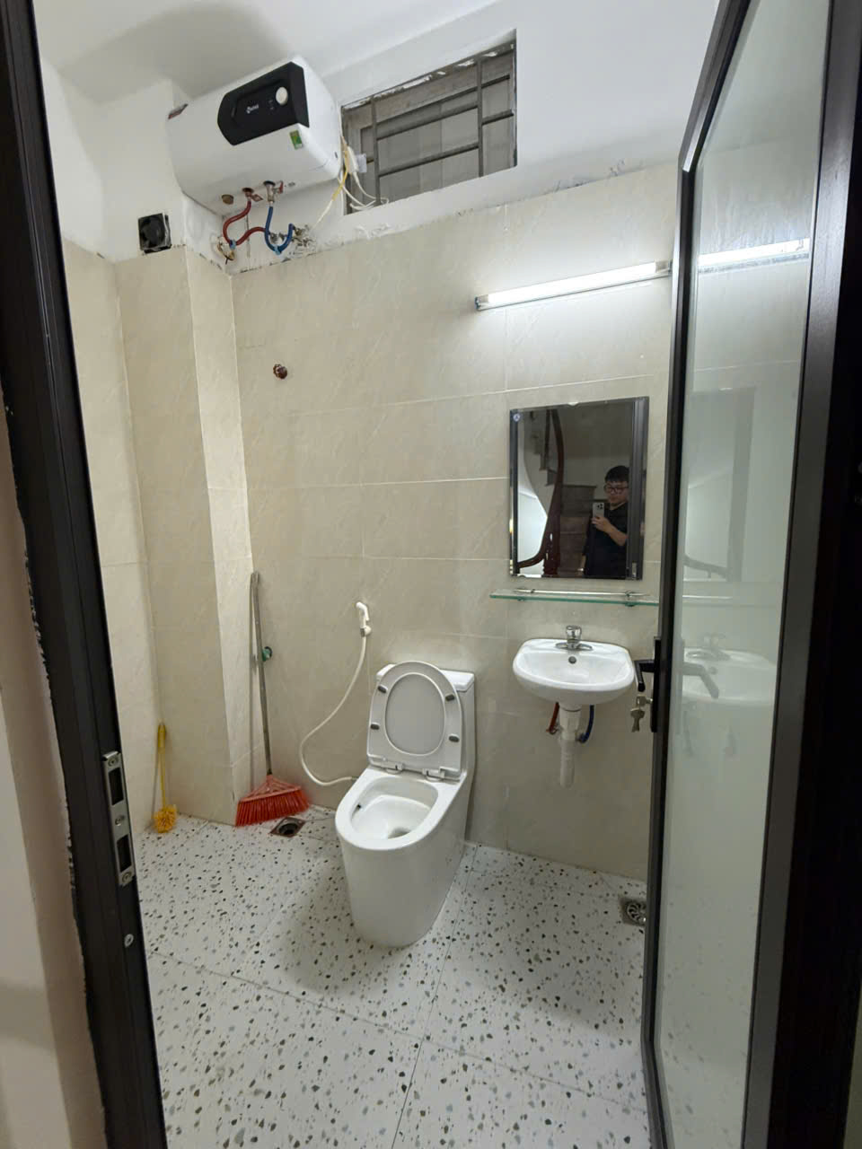 Định Công - Ô tô đỗ cửa - Mặt tiền 5m - 4 tầng giá chỉ chưa dến 10 tỷ