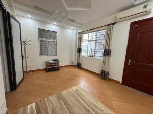 Định Công - Ô tô đỗ cửa - Mặt tiền 5m - 4 tầng giá chỉ chưa dến 10 tỷ