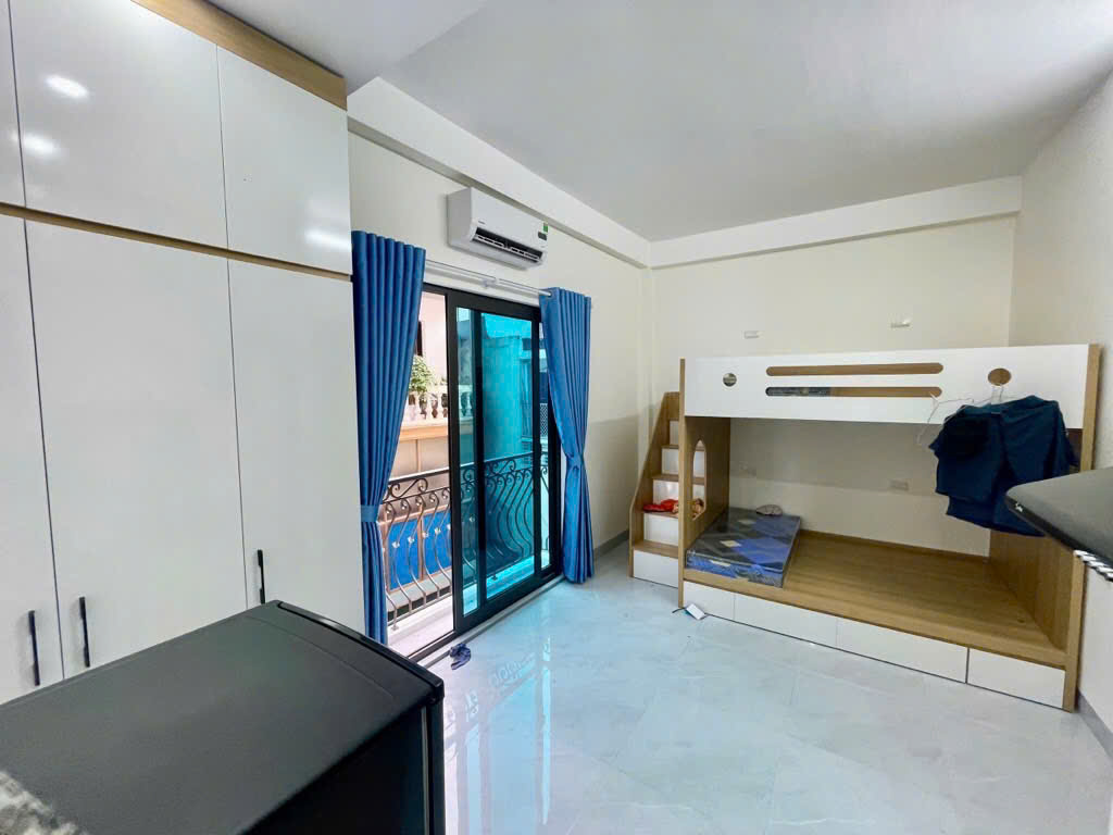Bán gấp tòa nhà cc mini cho thuê phố Kim Mã. Dòng tiền đều 1,5 tỷ/năm. Ô tô đỗ cửa. Nhà vượng khí