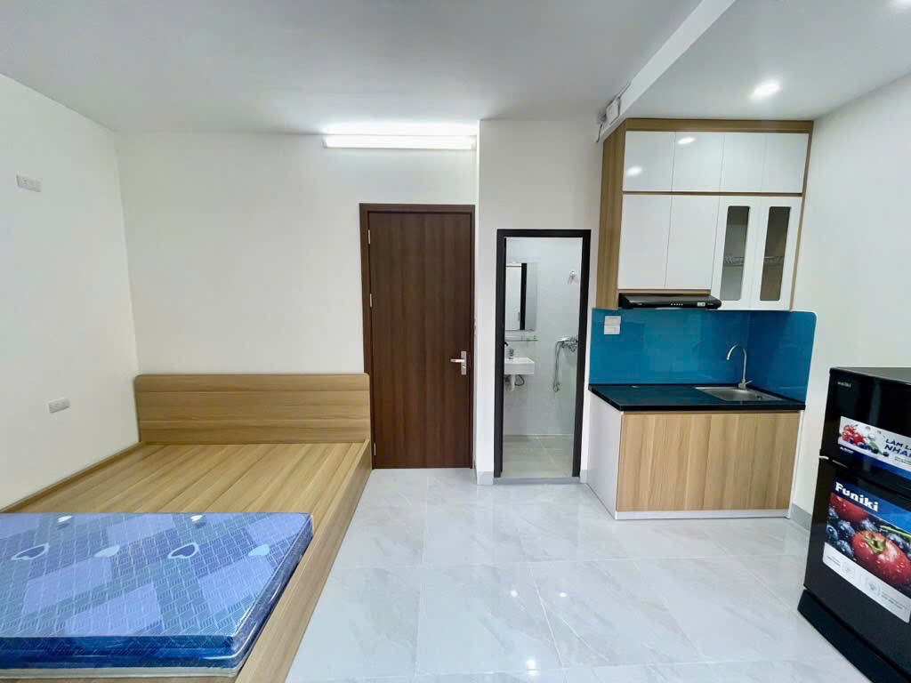 Bán gấp tòa nhà cc mini cho thuê phố Kim Mã. Dòng tiền đều 1,5 tỷ/năm. Ô tô đỗ cửa. Nhà vượng khí