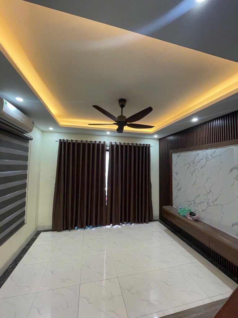 Bán gấp nhà kiêu kỵ  hàng xóm ocen park 1