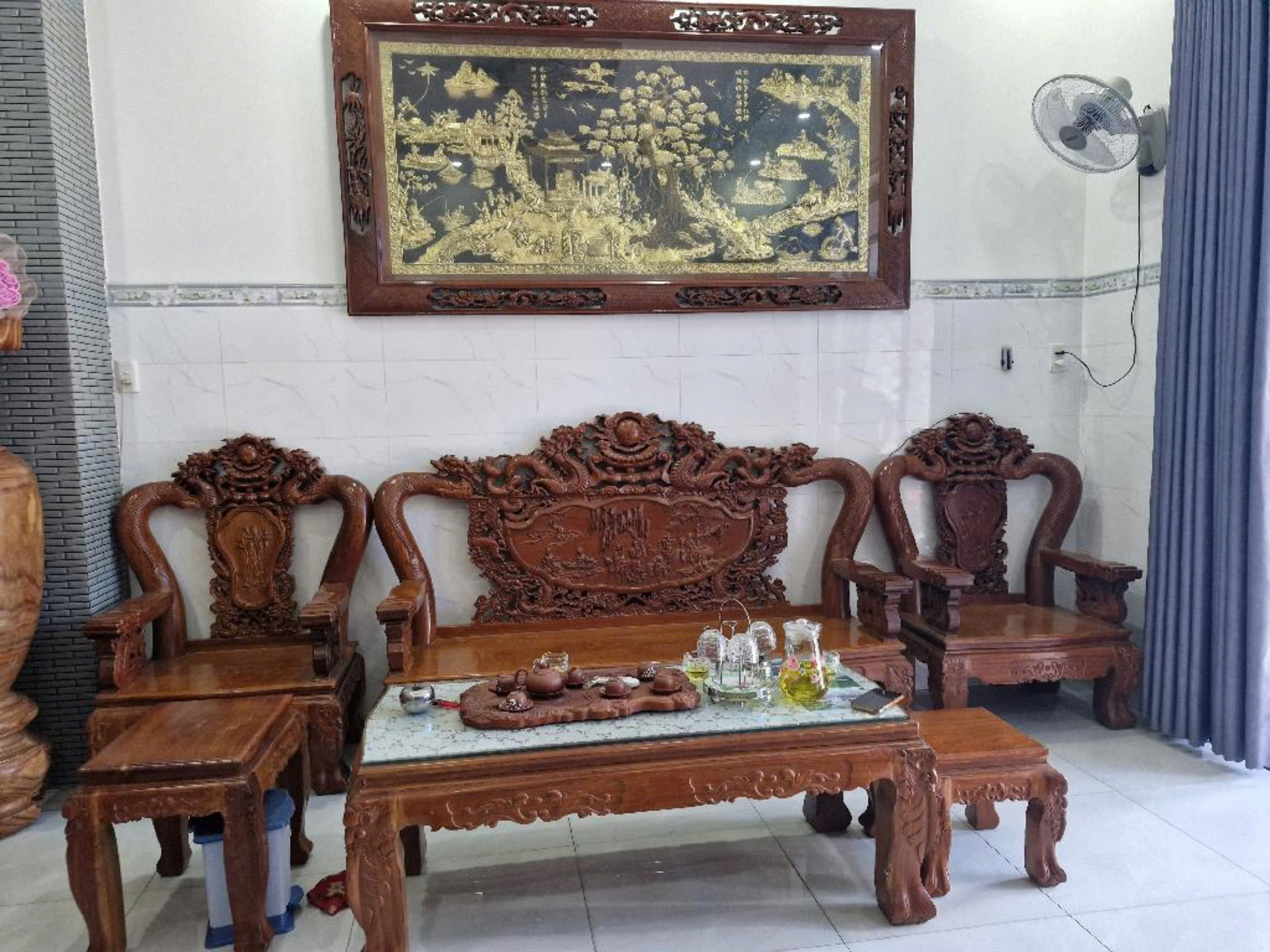 bán nhà tặng nội thất gỗ, đường nhánh lã xuân oai,hẻm oto,xây dựng 3 tầng,nhà mớikiên cố ngang 5m ,giá 5.x tỷ  nhà thiết kế rộng rãi 4 phòng ngủ ,4 wc, 1 khách,1 bếp dọn vào ở ngay