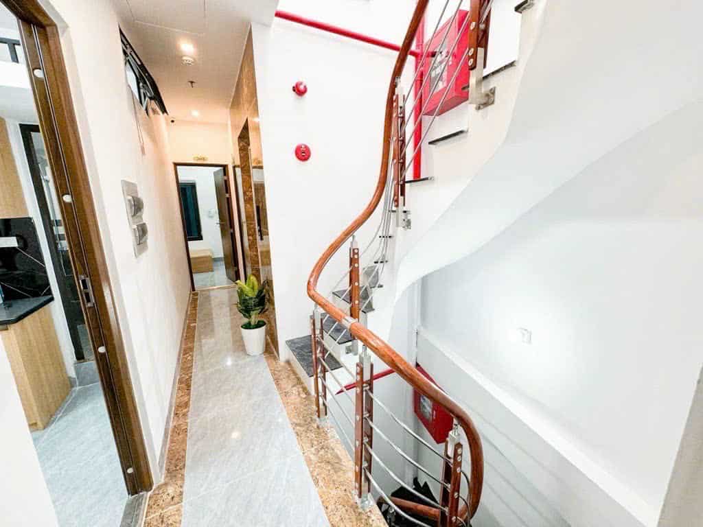 TOÀ CĂN HỘ DỊCH VỤ - TRUNG TÂM CẦU GIẤY - DÒNG TIỀN 90 TRIỆU/THÁNG
