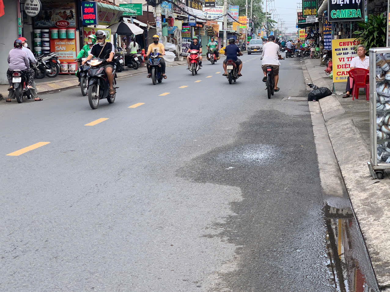 Bán nhà mặt tiền kinh doanh đường Phan Văn Hớn, trung tâm kinh doanh tại chợ Bà Điểm, Hóc Môn. Giá 16,5 tỷ.