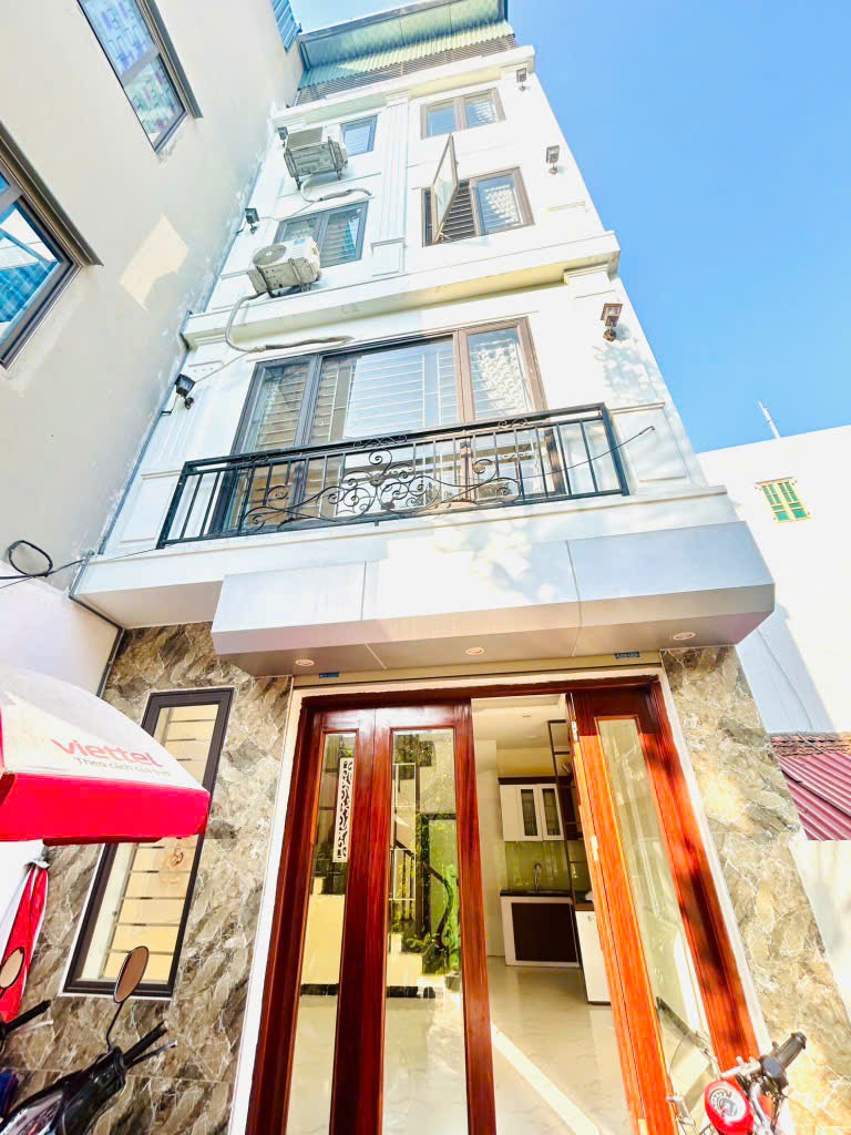 THANH LÂN 32m x 5T  Chỉ 6.x Tỷ - SIÊU PHẨM LÔ GÓC - MẶT TIỀN  QUYỀN LỰC - OTÔ - SỔ HOA HẬU