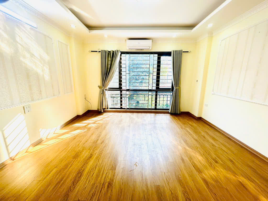 THANH LÂN 32m x 5T  Chỉ 6.x Tỷ - SIÊU PHẨM LÔ GÓC - MẶT TIỀN  QUYỀN LỰC - OTÔ - SỔ HOA HẬU