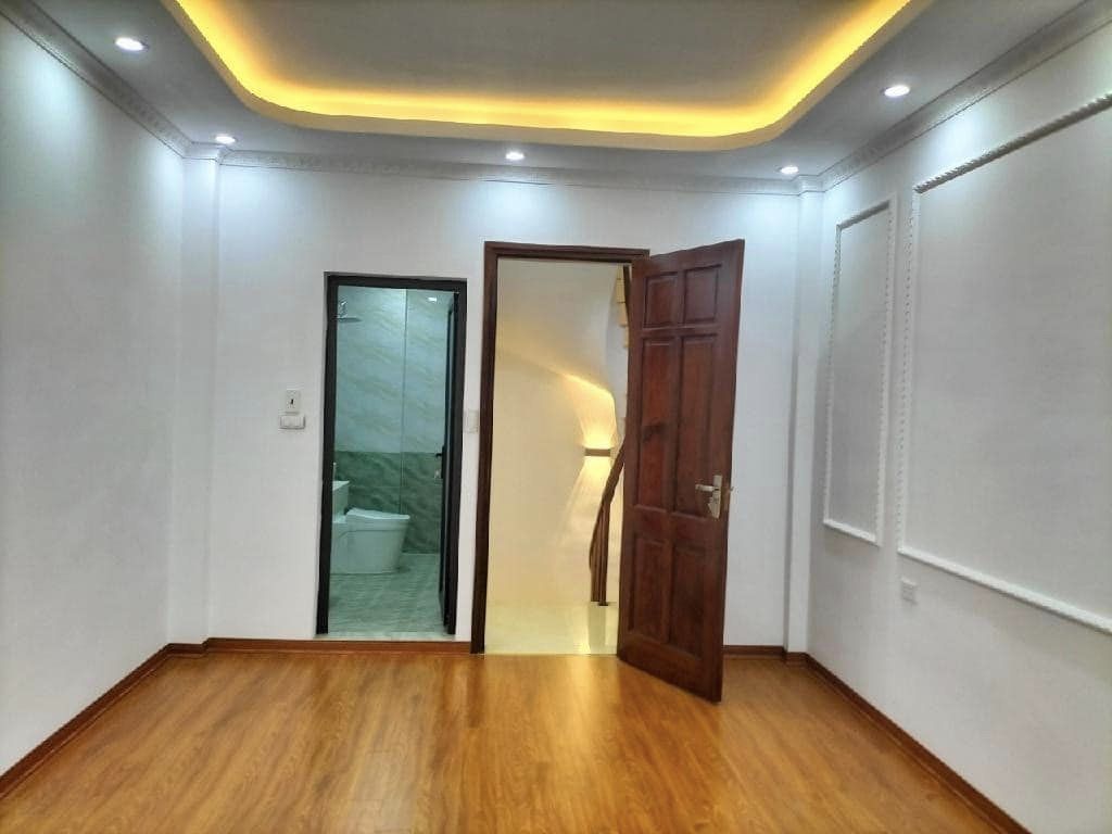 Bán nhà Bằng B, 3 bước ra ô tô, 30m2, 5,9 tỷ