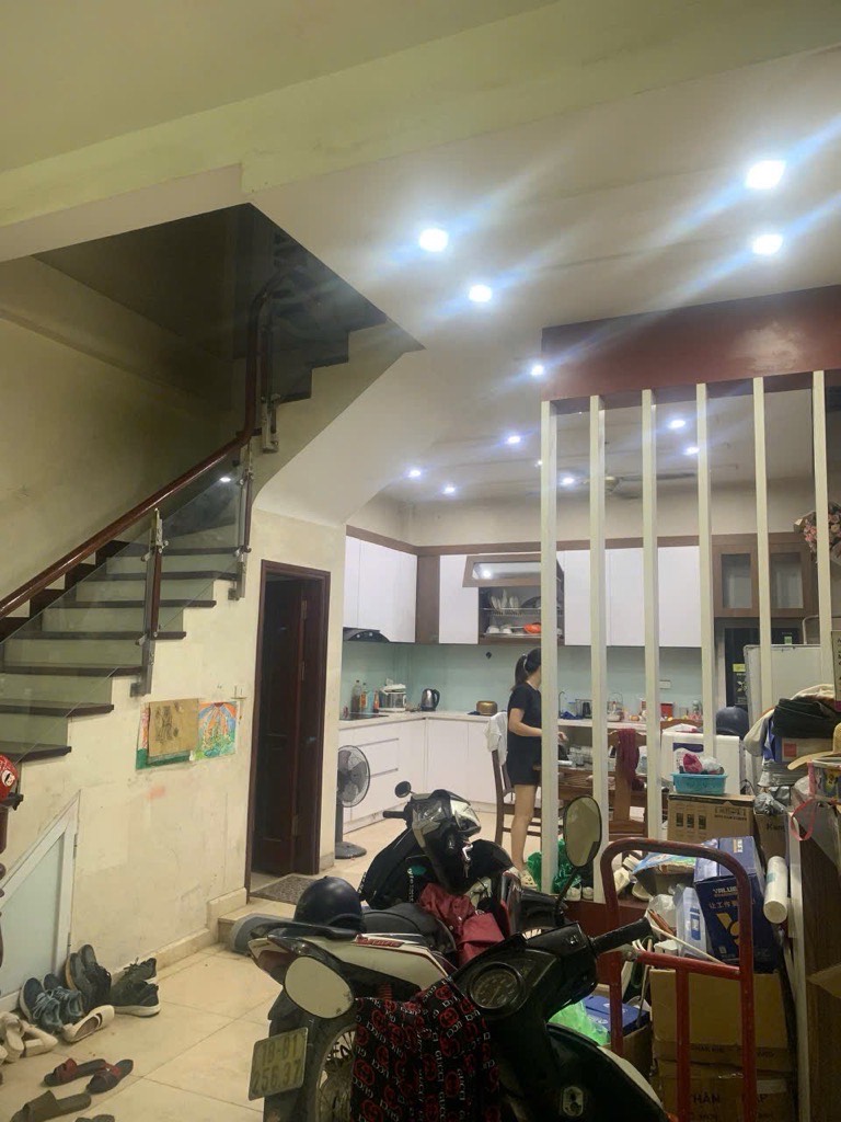 BÁN NHÀ ĐẸP LÊ TRỌNG TẤN 50m2 , giá 13.6 tỷ