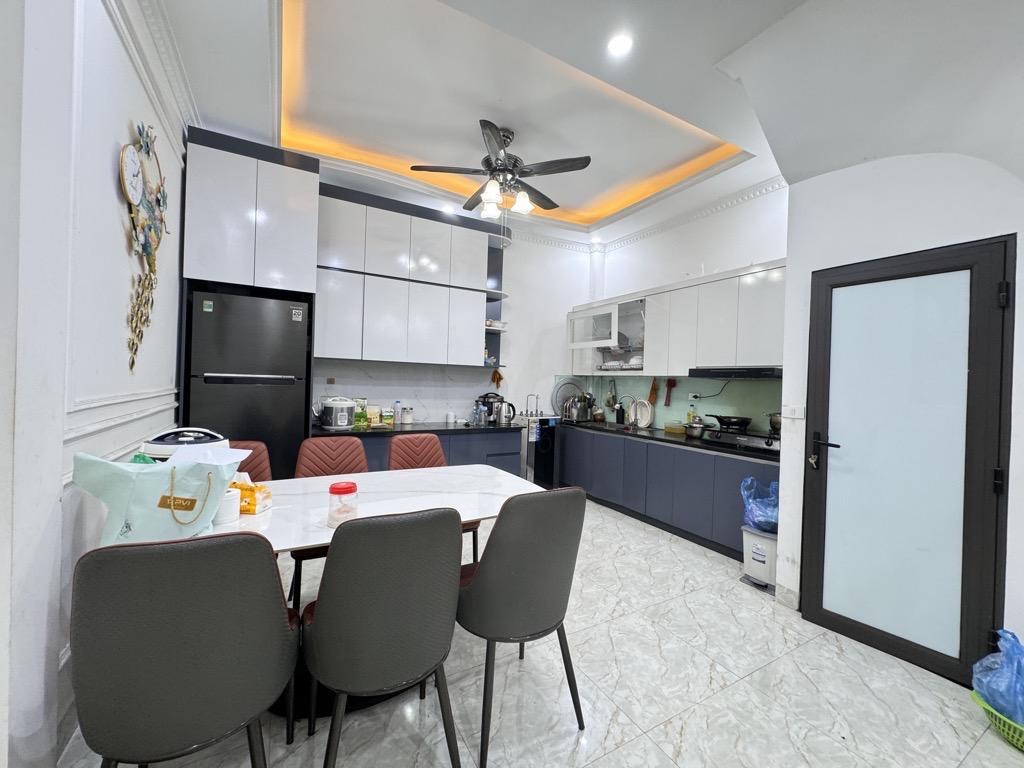 Cần bán nhà Thanh Xuân, 45m², mặt tiền 4.4m, vị trí vàng