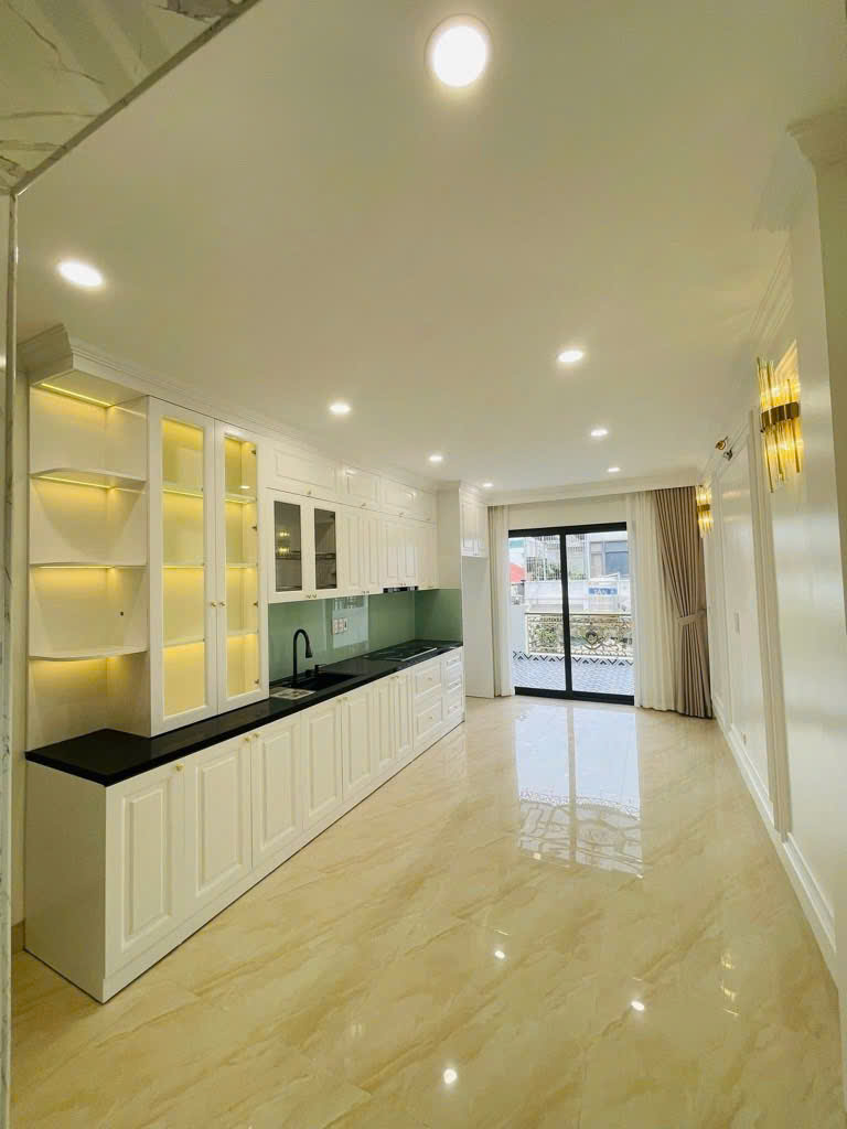 Bán nhà Phố Tôn Đức Thắng, 7 Tầng, Ngõ Thoáng, Gần Ô Tô, Giá: 13.7 Tỷ, Lh: 0396935190.